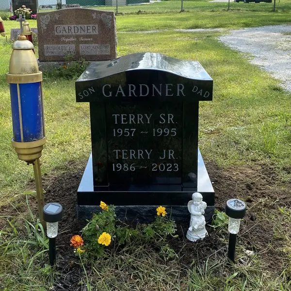 Cremation memorial by Champlain Monuments