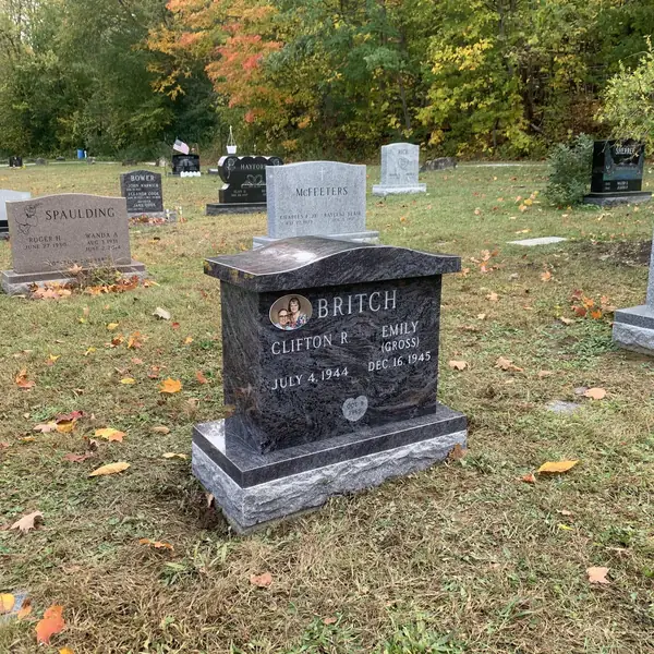 Cremation memorial by Champlain Monuments