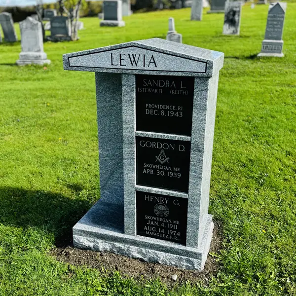 Cremation memorial by Champlain Monuments